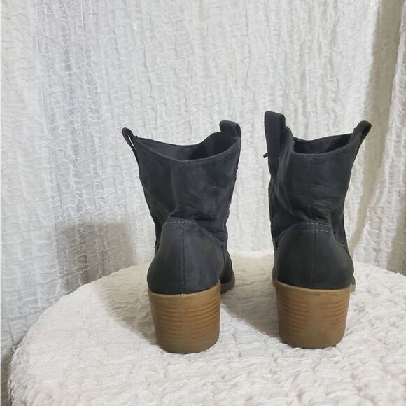 Gray Faux Suede Booties Size 8.5 - Picture 4 of 6